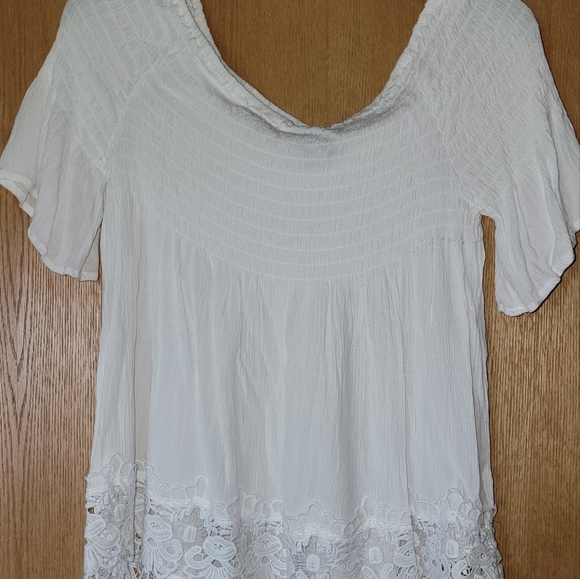 White off the shoulder top - Picture 4 of 4